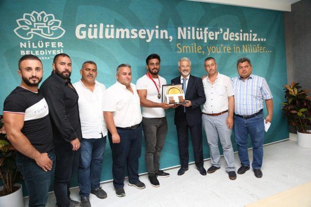 Bursa’nın gururuna Erdem’den ödül