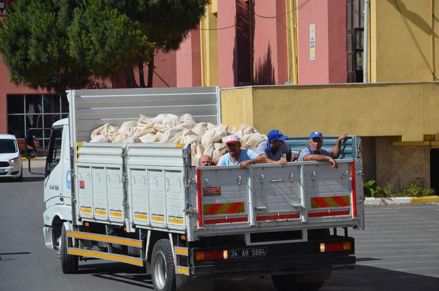 Yenilen İstanbul seçimlerinin oy pusulaları kamyonetlerle depolara taşındı