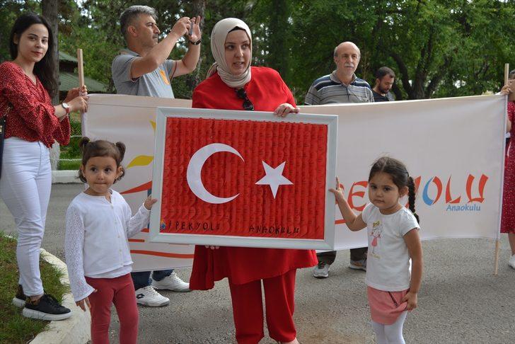 Anaokulu öğrencileri 15 Temmuz şehitleri için yürüdü G4