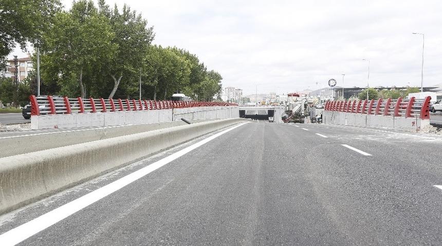 Başkan B&uuml;y&uuml;kkılı&ccedil;, Terminal Katlı Kavşağı&rsquo;nı 15 Temmuz Demokrasi ve Milli Birlik G&uuml;n&uuml;&rsquo;nde a&ccedil;acaklarını a&ccedil;ıkladı