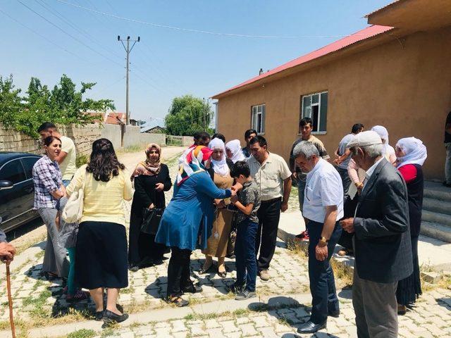 Başkan Çetin, halkla bir araya gelmeye devam ediyor