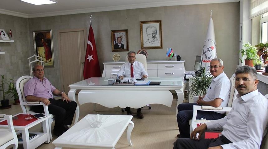 G&ouml;nen, İl&ccedil;e Milli Eğitim M&uuml;d&uuml;rleri ile toplantı yaptı