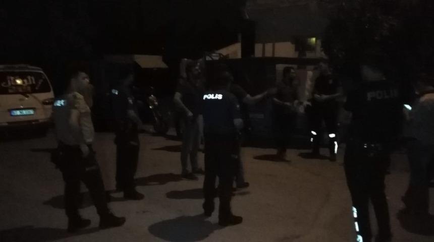 İki grup arasındaki kavgayı polis ayırdı