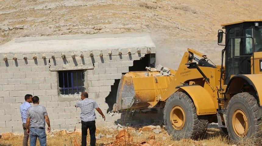 Nemrut Tahtı’nın yakınındaki kaçak yapılar yıkıldı