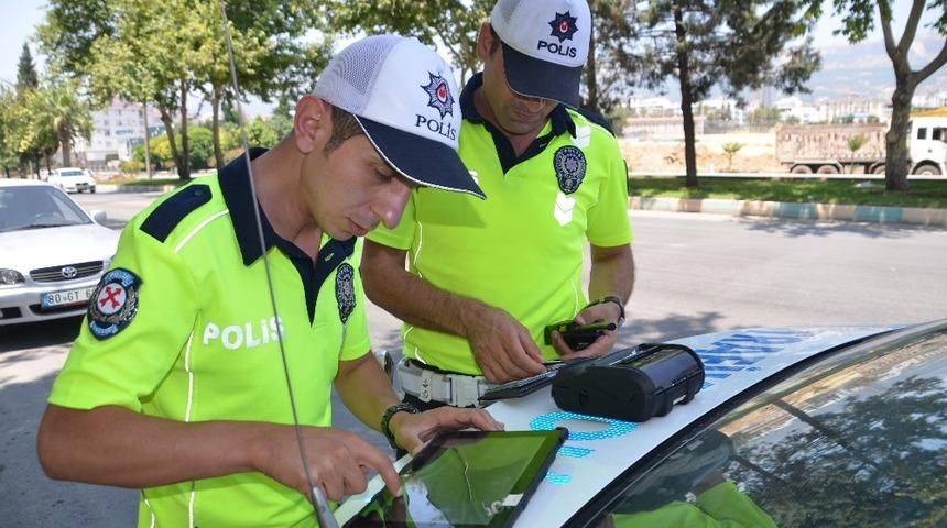 Trafikte kırmızı ışığa &ouml;zel denetim