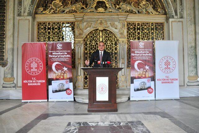 Bakan Ersoy, 15 Temmuz temalı Müzekart'ın tanıtımını yaptı 