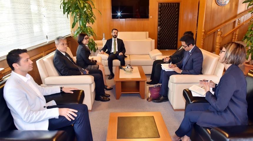 Tayland B&uuml;y&uuml;kel&ccedil;isi Konya B&uuml;y&uuml;kşehir Belediyesini ziyaret etti