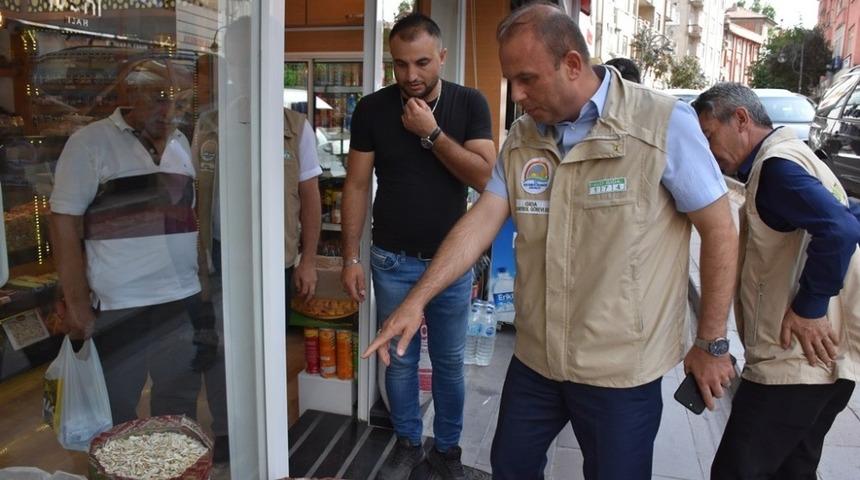 Aksaray’da kuruyemiş satan işyerleri denetlendi