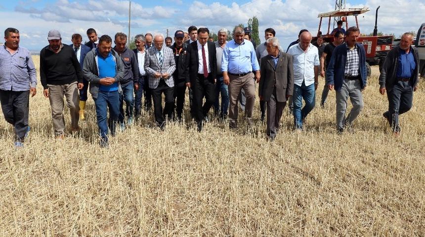 Sel ve doludan zarar g&ouml;ren &ccedil;ift&ccedil;ilere 4 milyon TL &ouml;denek geldi