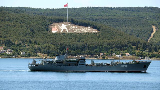 Rus savaş gemisi Çanakkale Boğazı'ndan geçti