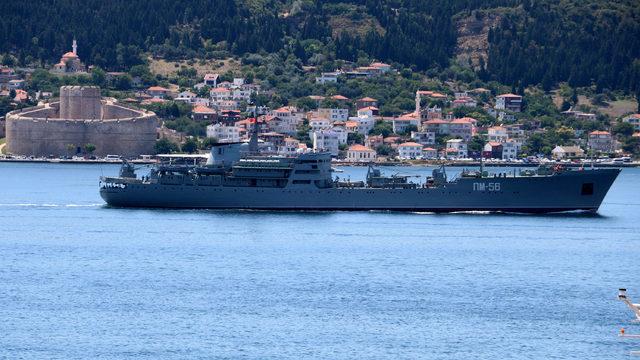 Rus savaş gemisi Çanakkale Boğazı'ndan geçti