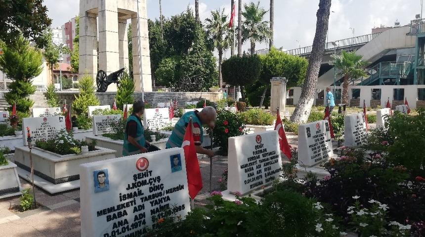 Denetimli serbestlik y&uuml;k&uuml;ml&uuml;leri, Tarsus Şehitliğini temizledi