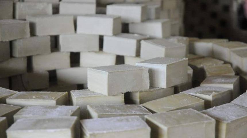 Bu s&uuml;tten yapılan sabun bir&ccedil;ok cilt rahatsızlığına iyi geliyor