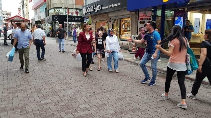 İzmit&rsquo;in sokaklarında bir başkan