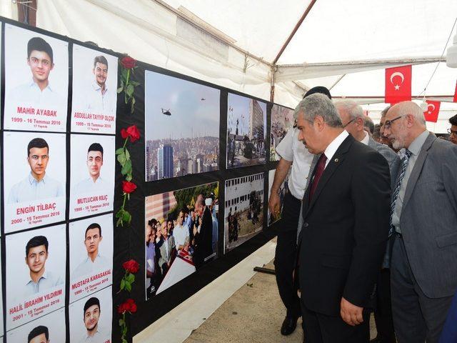 Hain darbe girişiminin yıl dönümü fotoğraflarla halka anlatılıyor