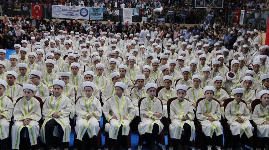 D&uuml;zce&rsquo;de 300 &ouml;ğrenci daha hafız oldu