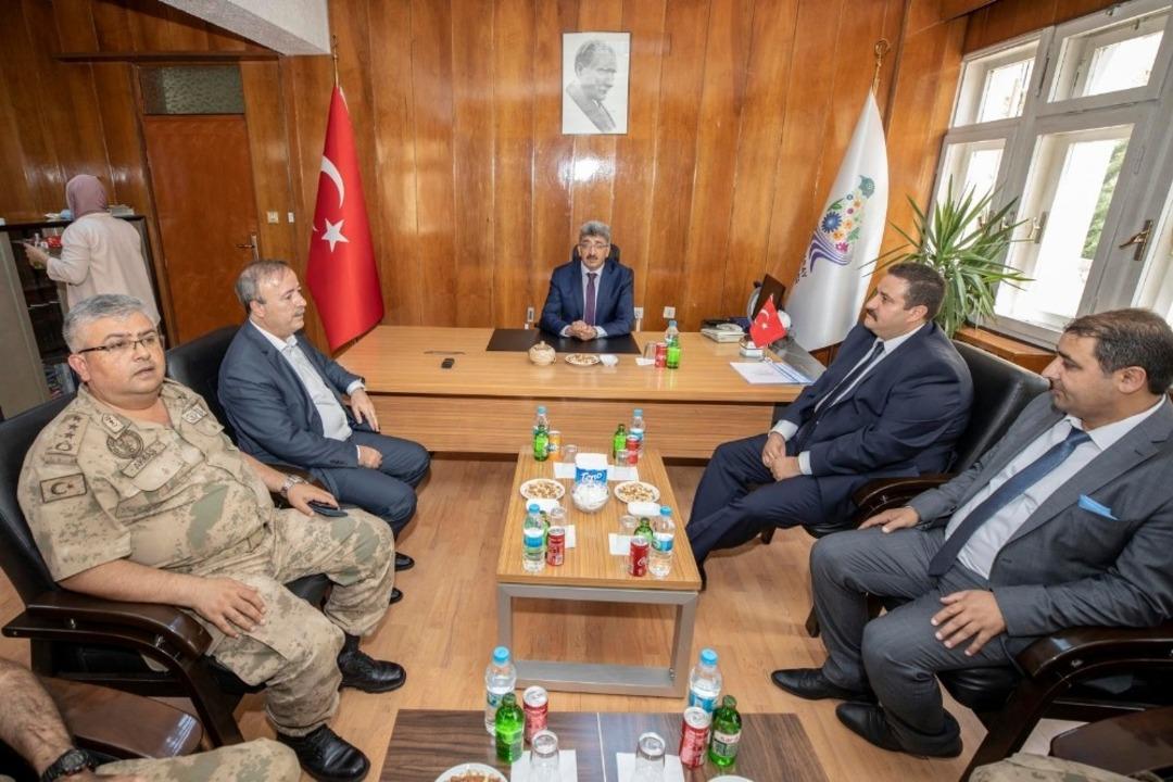 Vali Bilmez&rsquo;den Bah&ccedil;esaray il&ccedil;esine ziyaret