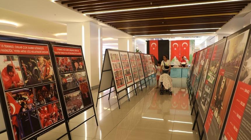 Erzincan&rsquo;da 15 Temmuz Kronoloji Sergisi ile 15 Temmuz konulu kitap sergisi