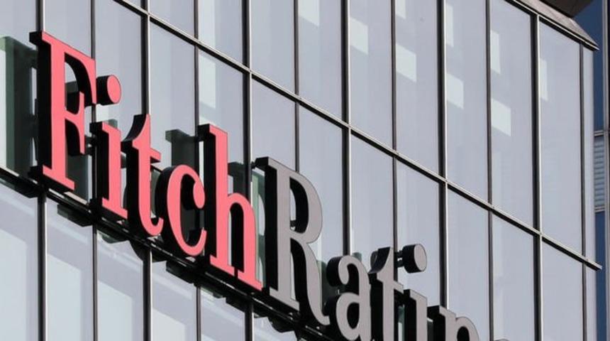 Fitch, Türkiye'nin kredi notunu indirdi!