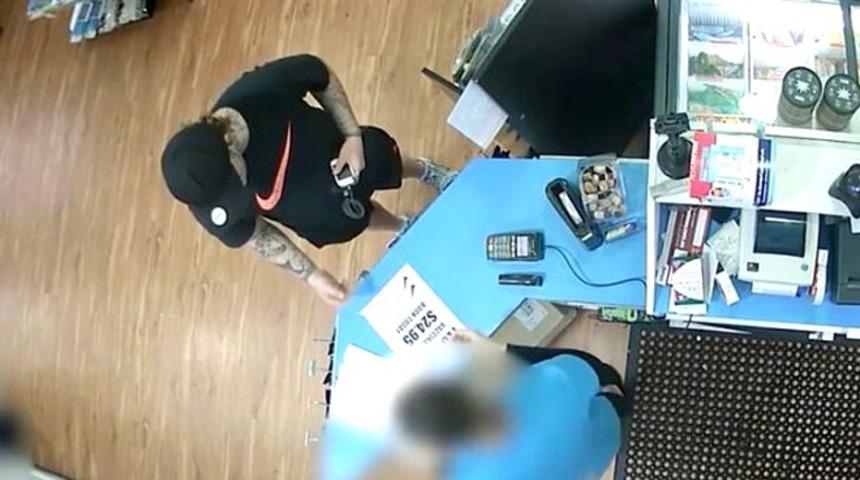 Böyle hırsızlık görülmedi! Mağazadan 2 bin liralık ilişki oyuncağı çaldı!