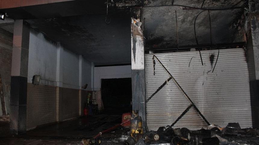 Sağlam bıraktığı iş yeri küle döndü