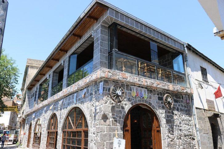 Tarihi evden asırlık değirmen taşı çıktı G5