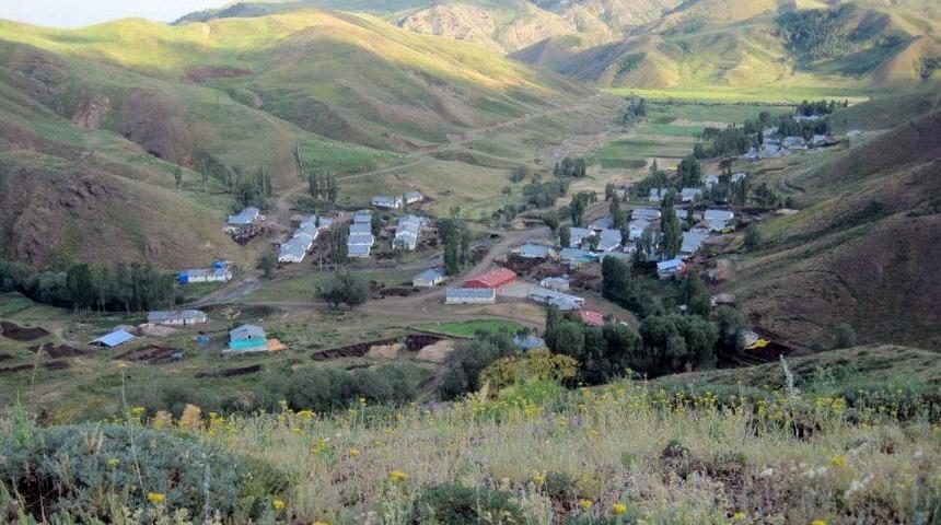 İki ailenin kavgasında taş, sopa ve silahlar havada uçuştu: Çok sayıda yaralı var!