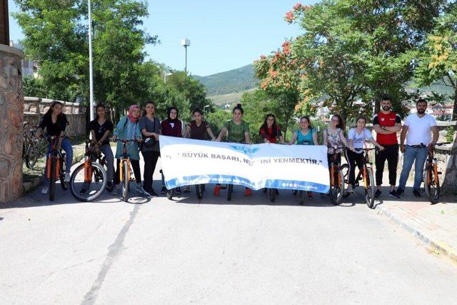 Akademi Liseliler, sağlık için pedal çeviriyor