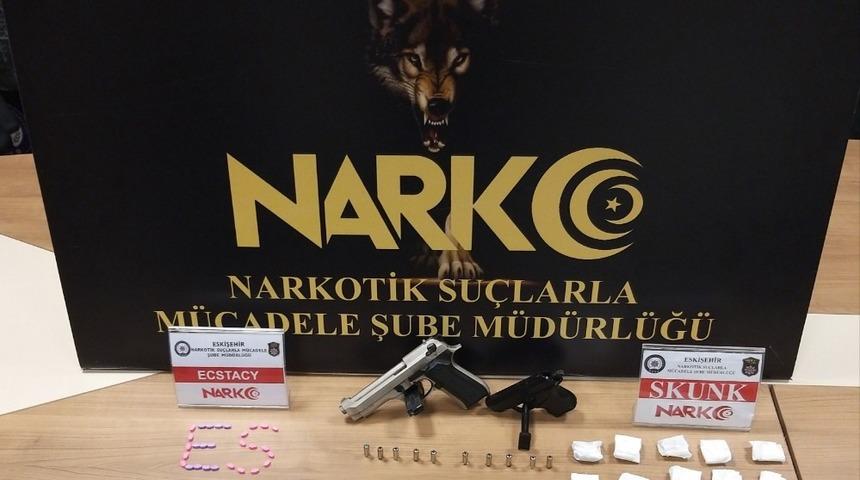 Eskişehir&rsquo;de zehir taciri iki ş&uuml;pheli yakalandı