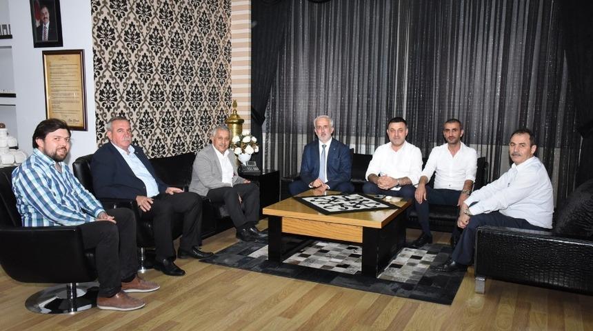 AK Parti D&uuml;zce teşkilatından Belediye Başkanı Zeybek&rsquo;e ziyaret