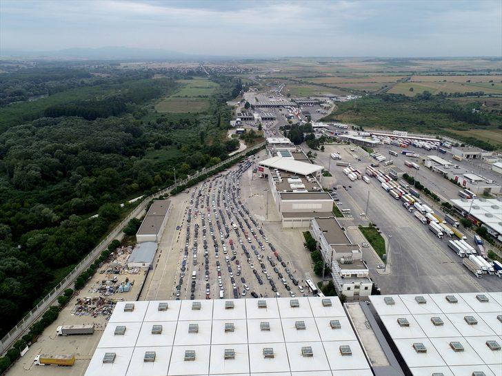 Kapıkule'de gurbetçiler uzun araç kuyruğu oluşturdu G5