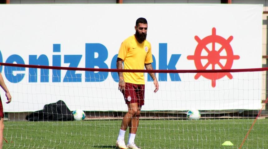 Galatasaray'ın yeni transferleri objektiflere böyle yansıdı