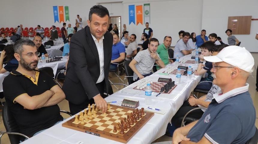 İlk hamle başkandan