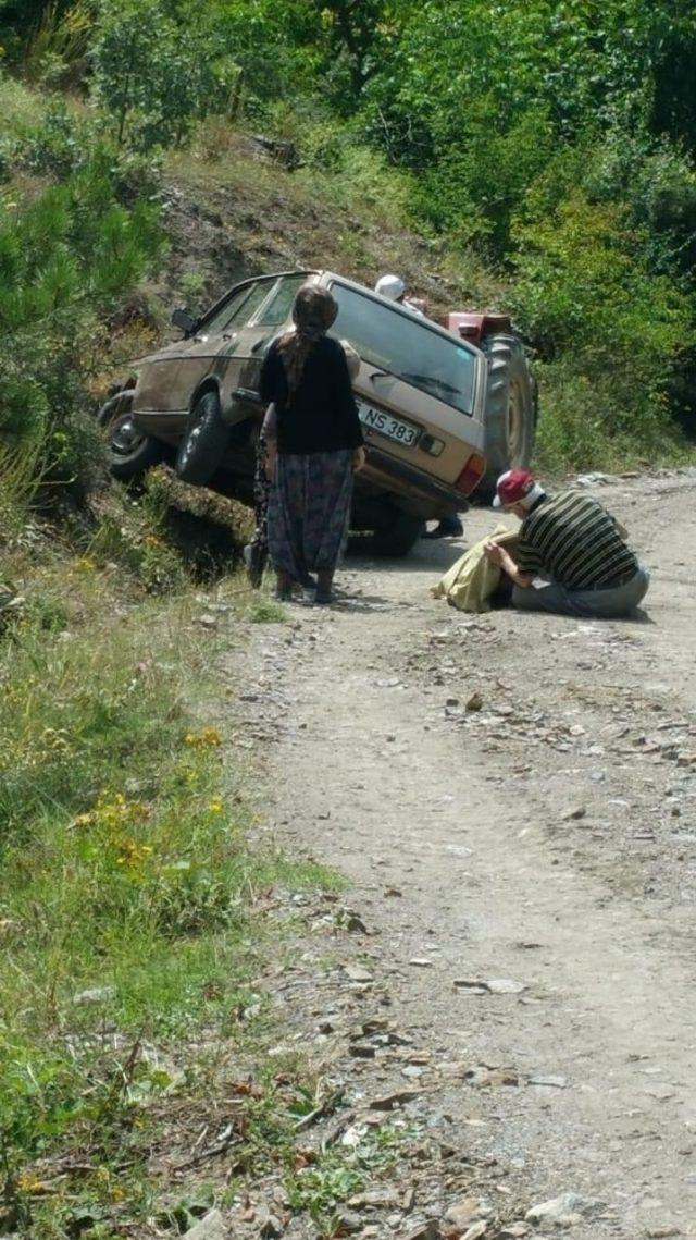 Frenleri boşalan otomobilin altında can verdi