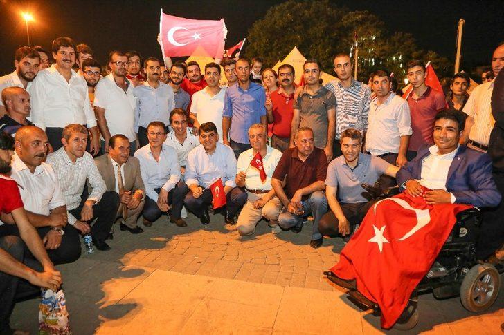 Fadıloğlu’ndan 15 Temmuz Demokrasi ve Milli Birlik günü mesajı G5