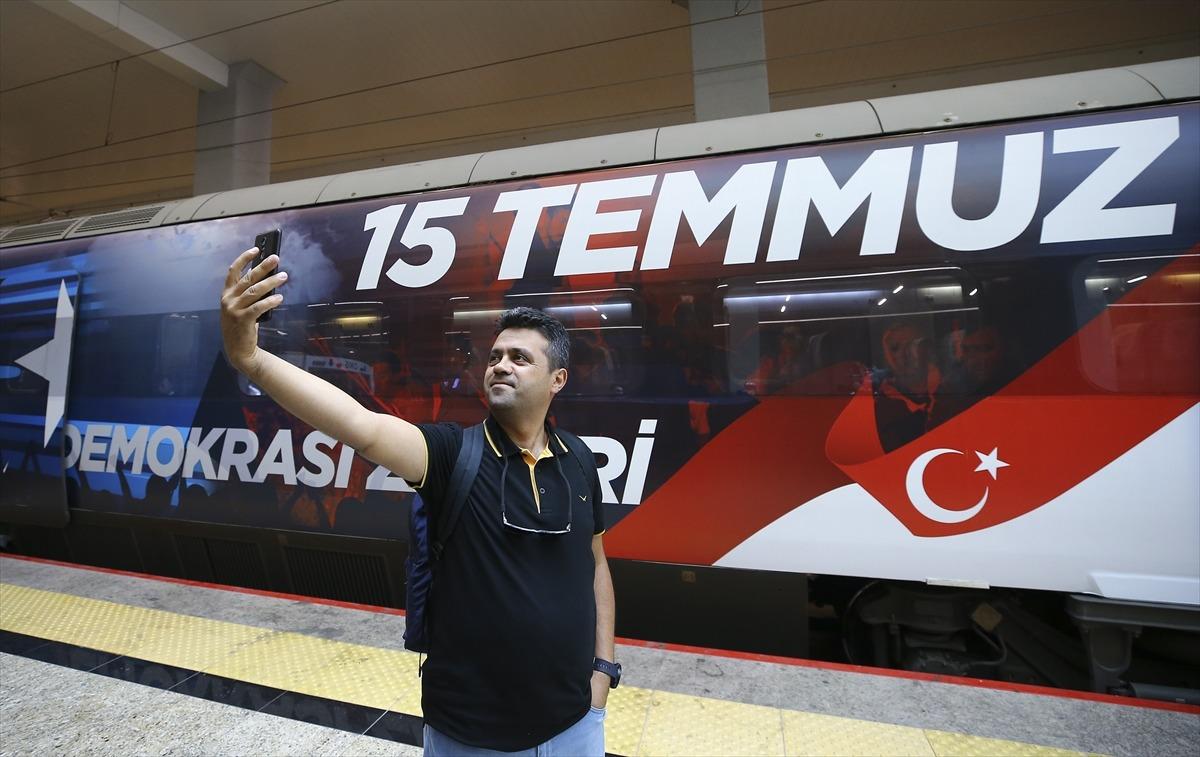 15 Temmuz treni ilk seferi i&ccedil;in yola &ccedil;ıktı