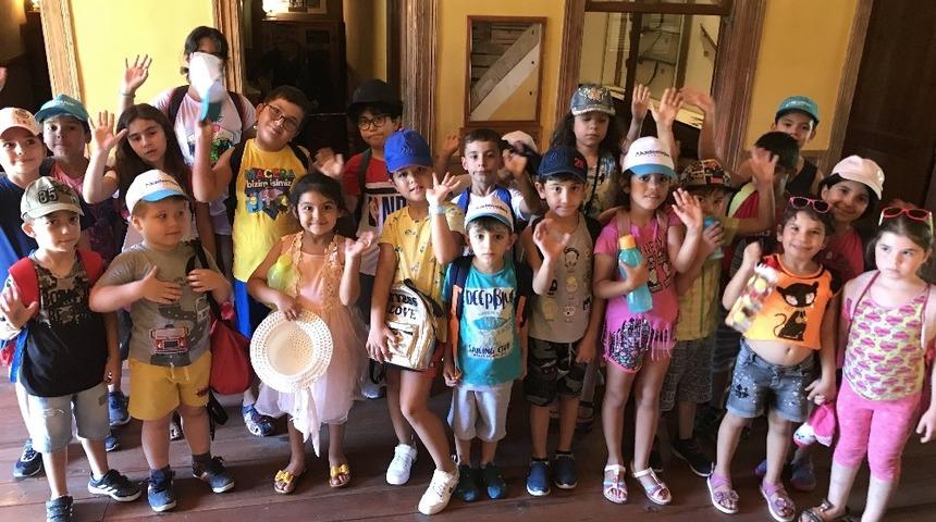 Çocuklar bu kursta sadece sanatı değil milli değerleri de öğreniyor