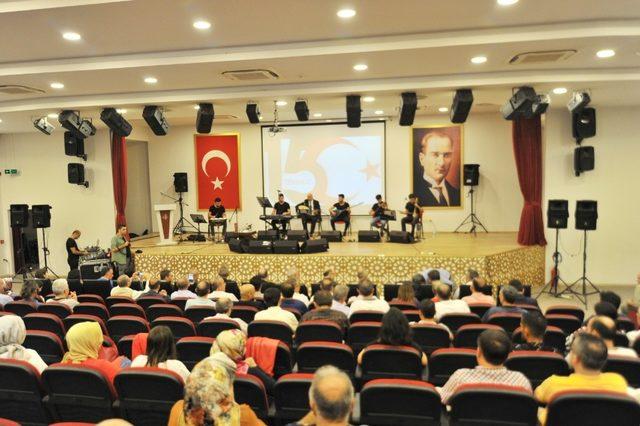 15 Temmuz Demokrasi ve Milli Birlik Günü etkinlikleri kapsamında şiir dinletisi düzenlendi