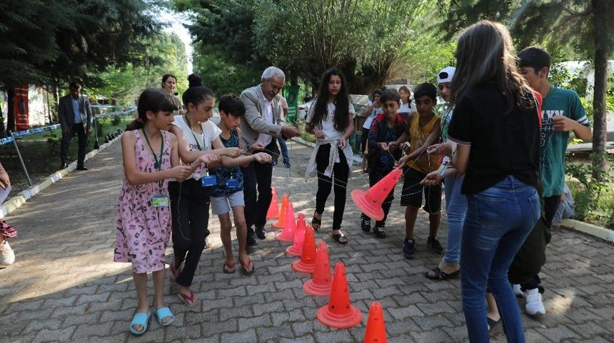 Başkan Mızraklı, &Ccedil;ocuk Yaz Kampı&rsquo;nı ziyaret etti