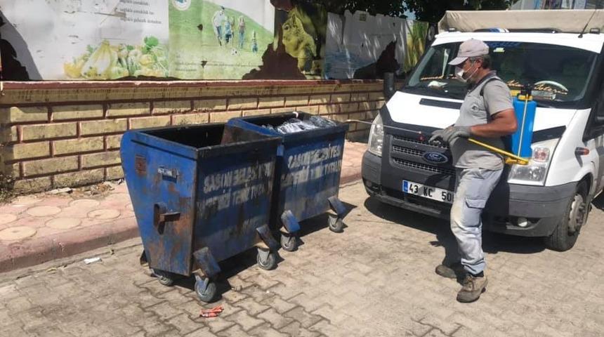 Sason’da çöp konteynerleri dezenfekte edildi