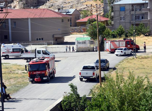 Madde bağımlısı gencin rehin aldığı annesi ve 3 kardeşi kurtarıldı