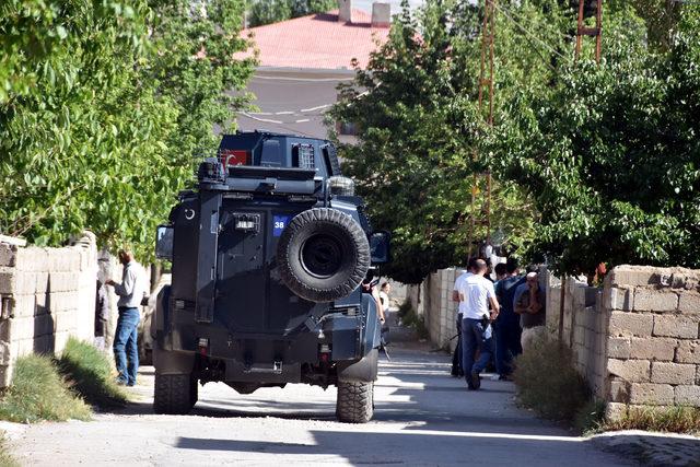 Madde bağımlısı gencin rehin aldığı annesi ve 3 kardeşi kurtarıldı