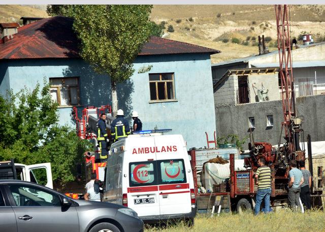 Madde bağımlısı gencin rehin aldığı annesi ve 3 kardeşi kurtarıldı