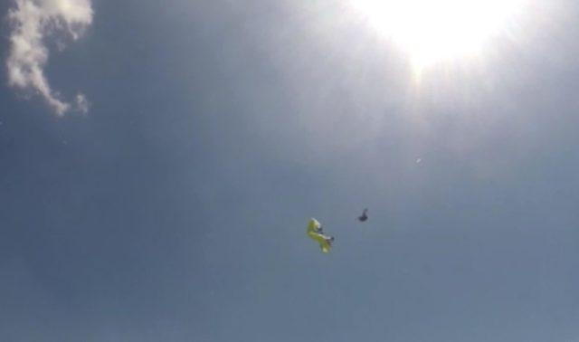 Ters rüzgara kapılan paraşütçü metrelerce yüksekten düşerek öldü
