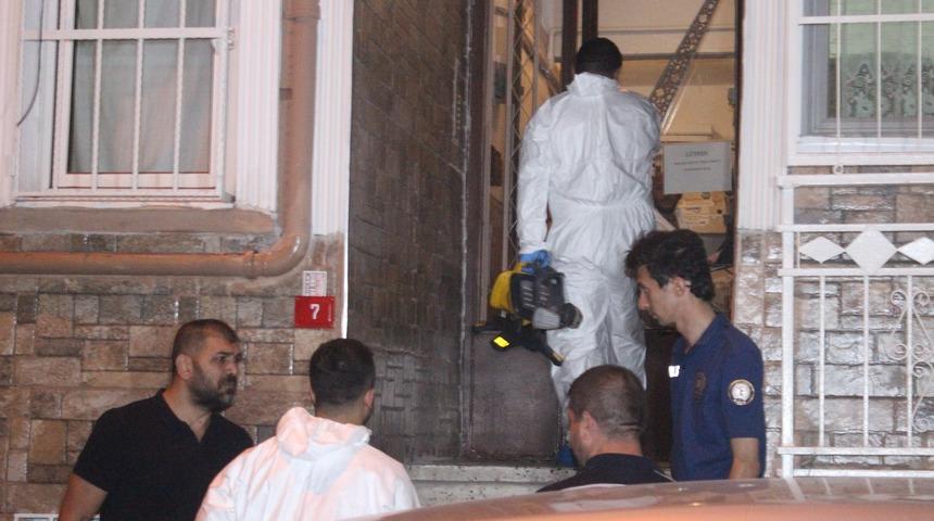 Daireye giren polis ekipleri vahşetle karşılaştı! İstanbul'da korkunç olay!
