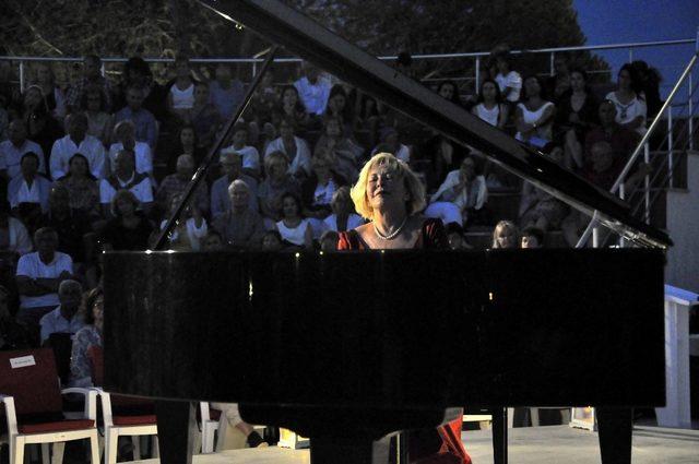 Klasik müzik festivali Gülsin Onay’la başladı