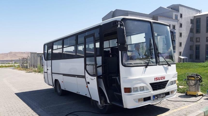 &Uuml;niversiteye otob&uuml;s hibe edildi