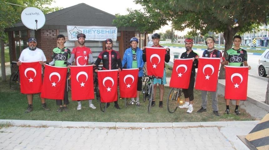 Bisiklet tutkunları 251 şehit için 251 kilometre pedal çeviriyor