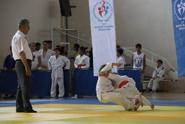 Karaman’da Türk Devletleri Dil Kupası Judo Şampiyonası başladı