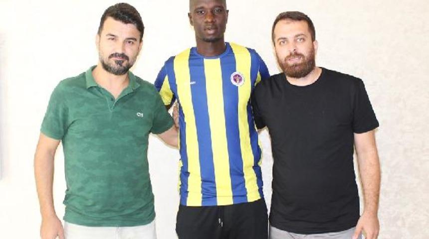Menemenspor Fransız stoper Abdelaye Diakite'yi kadrosuna kattı
